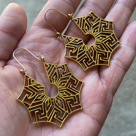 Spider Mandala Earrings - Picture 5 of 5